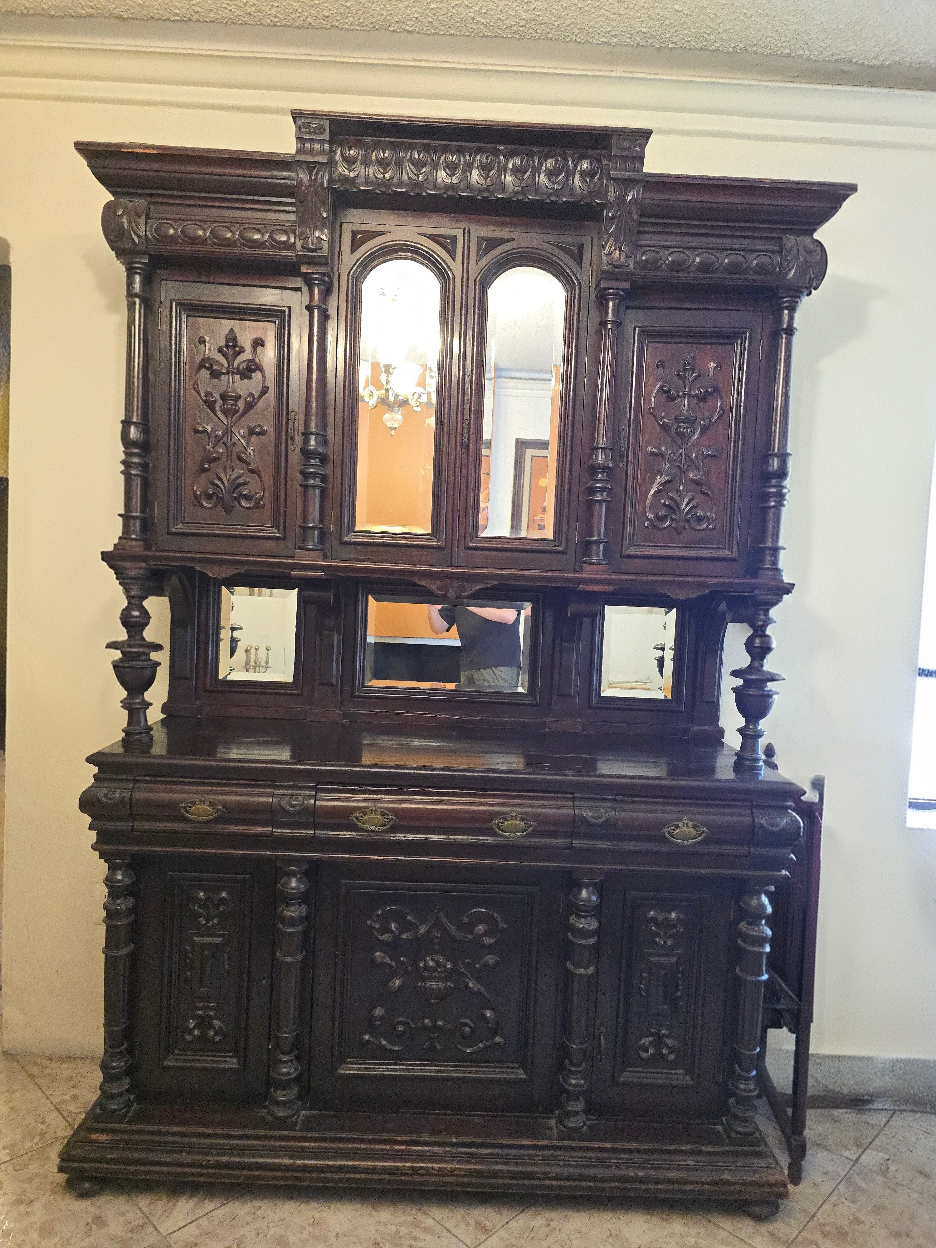 Mueble Aparador Renacimiento Italiano, vista principal